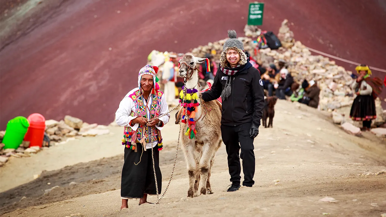 Walk and Santa Catalina Convent
